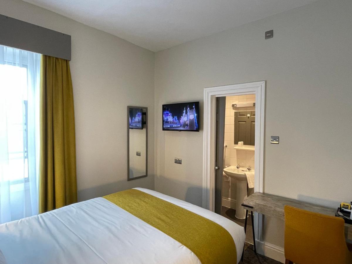 The County Hotel Haverfordwest Dış mekan fotoğraf